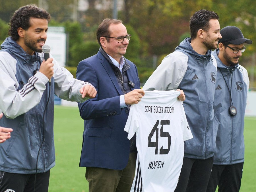 Oberbürgermeister zu Besuch bei der GOAT Soccer Academy